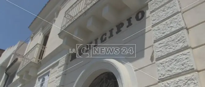 Amantea, quegli strani traffici nei corridoi del Comune