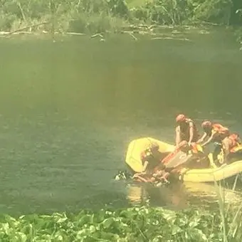 Scompare sotto gli occhi dei bagnanti, ritrovato morto in fondo al lago