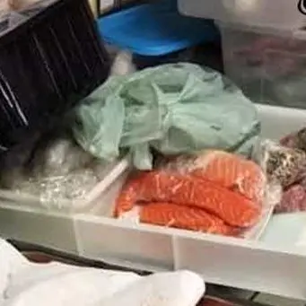 Ricoverato all'ospedale dopo aver mangiato pesce, avviati controlli dei carabinieri