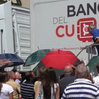 Lamezia, boom di presenze alle visite gratuite del Truck Tour Banca del Cuore -VIDEO