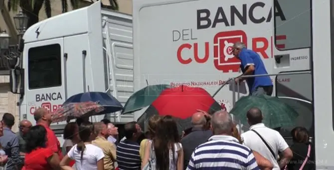 Lamezia, boom di presenze alle visite gratuite del Truck Tour Banca del Cuore -VIDEO