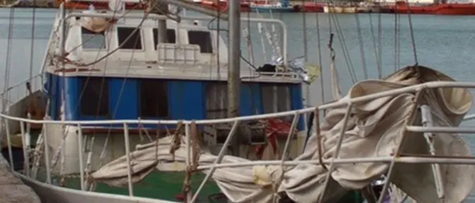 71 migranti sbarcati a Crotone, tra loro 15 bambini