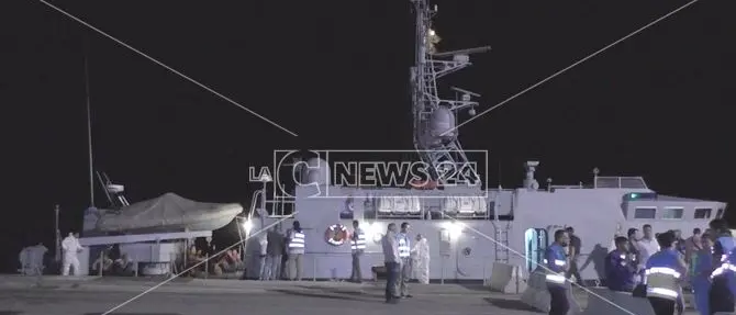 Crotone, arrestati gli scafisti degli sbarchi del 13 e 14 giugno scorsi