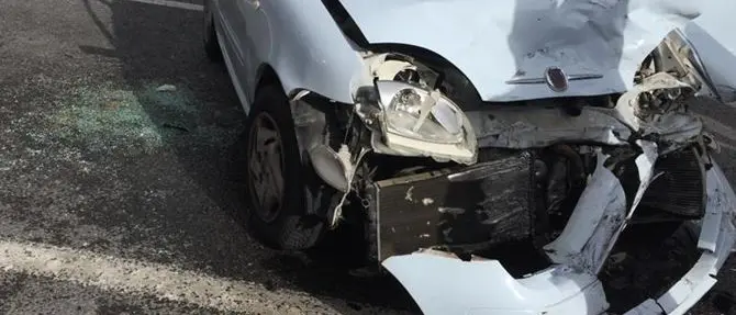 Incidente a Corigliano-Rossano, quattro persone ferite