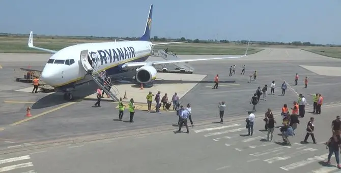 Aeroporto di Crotone, avvio positivo: 17mila passeggeri nel primo mese -VIDEO