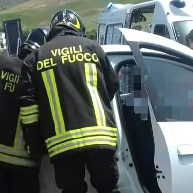 Catanzaro, incidente sulla 106: due feriti