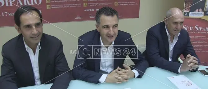 Chi è di scena, apre a Castrolibero la rassegna teatrale - VIDEO