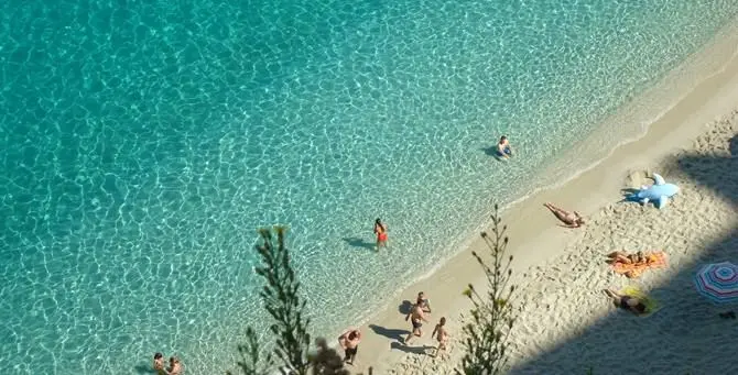 Per l’Arpacal il mare calabrese è più pulito dell’acqua minerale