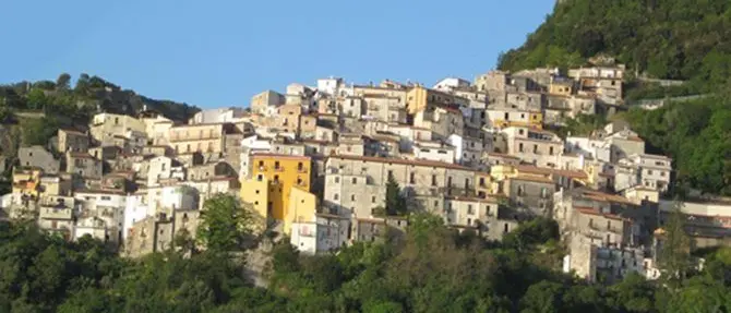 Buonvicino Capitale, il manifesto politico che denunciò le commistioni tra marito e moglie -VIDEO