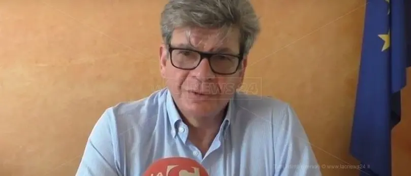 Il superpoliziotto alla Prefettura di Vibo. Gualtieri: «Avanti con umiltà e sacrificio»