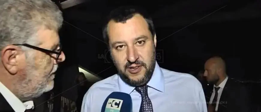 Salvini in Calabria: «Spazzeremo via Oliverio. L’inchiesta de L’Espresso? Meglio Topolino»