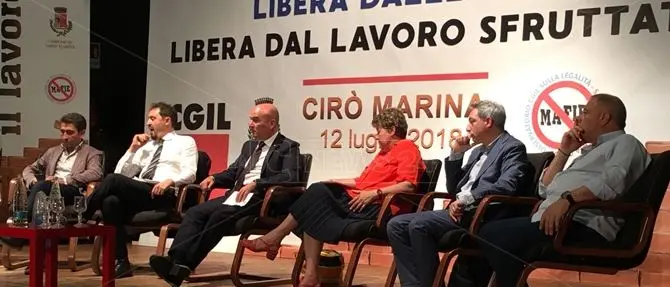 Camusso a Cirò Marina: «Una follia reintrodurre i vaucher»