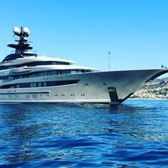 Un mega yacht da 112 milioni di euro nel porto di Roccella Jonica