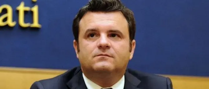 Turismo, Centinaio: «È il petrolio dell’Italia»