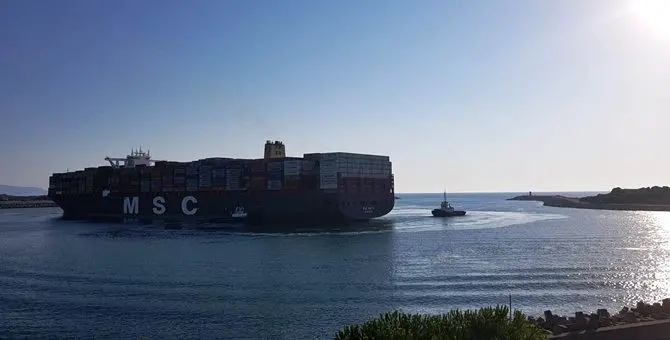 Al porto di Gioia un gigante dei mari