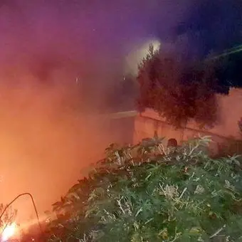 Notte di fuoco a Catanzaro: scoppia un incendio in pieno centro