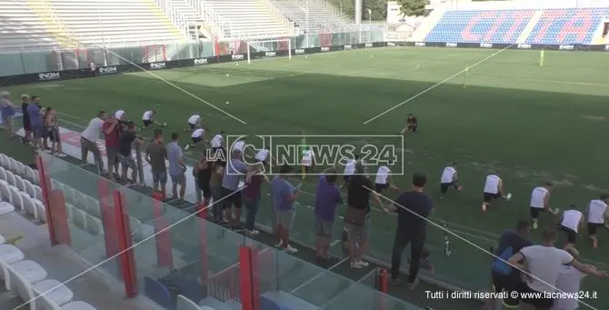 Calcio, al via il ritiro pre campionato del Crotone