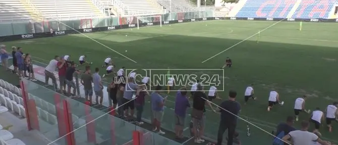 Calcio, al via il ritiro pre campionato del Crotone