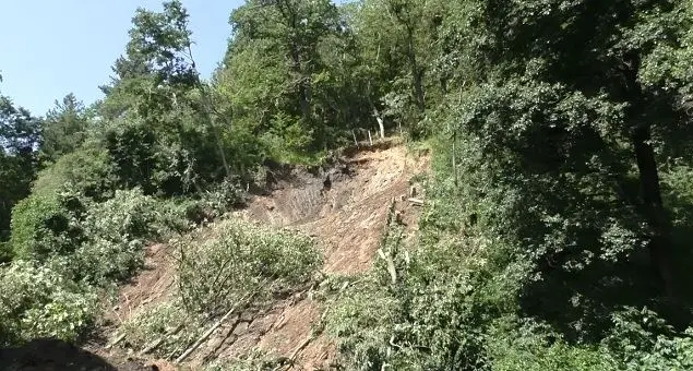 Frana una parete del torrente Manna, paura a Longobucco - VIDEO