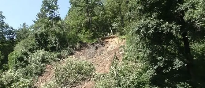 Frana una parete del torrente Manna, paura a Longobucco - VIDEO