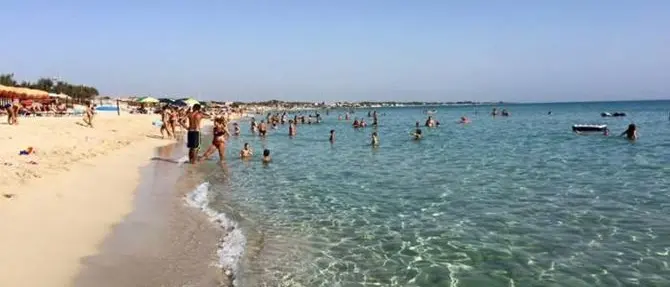 Colta da malore, donna muore su una spiaggia della Sibaritide