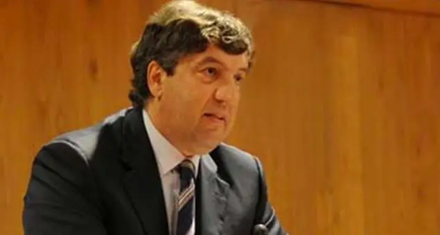 <p>Incarichi alla Regione in cambio di voti in Consiglio, <span style=\"color:hsl(0, 75%, 60%);\">assolto </span>l’ex consigliere regionale Claudio Parente</p>