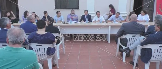 Intimidazioni a Torre Melissa, la comunità unita contro il malaffare -VIDEO