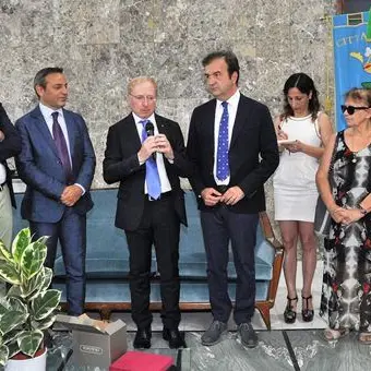 Cosenza, il saluto al prefetto Tomao. Occhiuto: «Un vero uomo delle istituzioni»