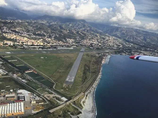 Areoporto di Reggio Calabria, Nicolò: «Intervenga il ministro Toninelli»