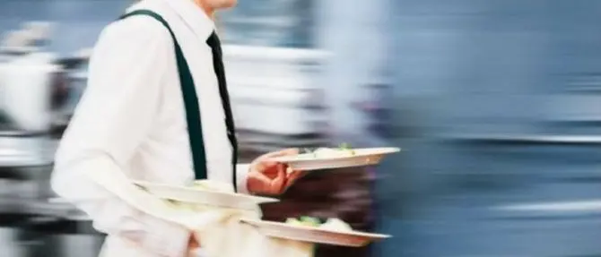 Crotone, irregolarità in 4 aziende del settore turistico: 12 in nero su 20