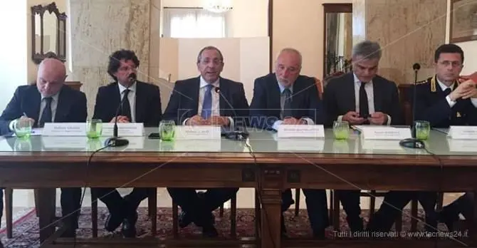 Siglata l'Intesa per la legalità tra Prefettura reggina, forze dell'ordine e Hitachi