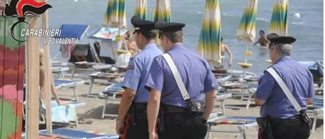 Sequestro di merce contraffatta sulla costa vibonese