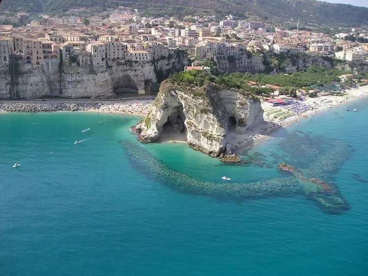 Un consorzio per rilanciare la Costa degli Dei: la proposta di Giuseppe Mangialavori