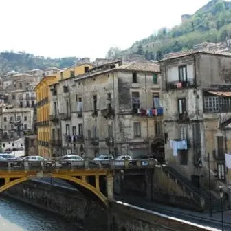 Cosenza vecchia, al via l'esproprio degli edifici degradati