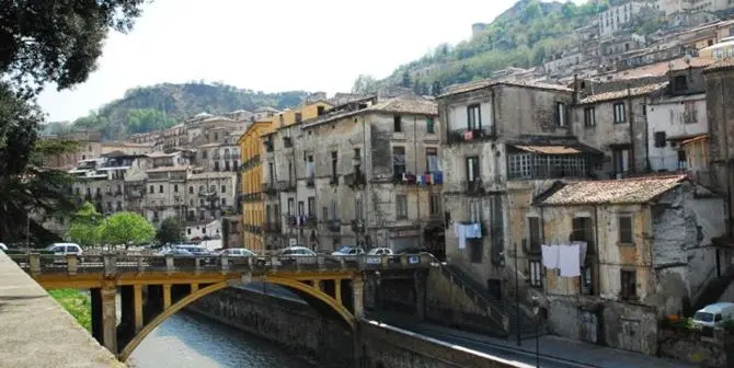 Cosenza vecchia, al via l'esproprio degli edifici degradati