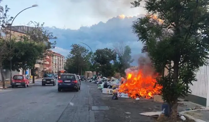 Emergenza rifiuti a Reggio, Falcomatà: «Tolleranza zero per i trasgressori»