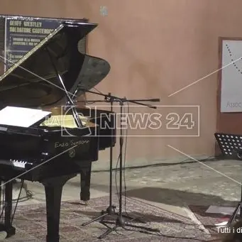 La magia del tango suonata da Geoff Westley nel centro storico di Crotone