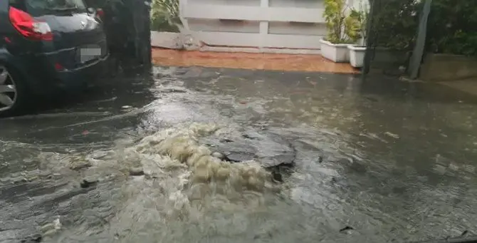 Bomba d'acqua nel Catanzarese, smottamenti tra Simeri e Sellia Marina