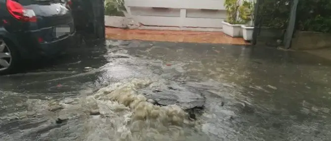 Bomba d'acqua nel Catanzarese, smottamenti tra Simeri e Sellia Marina