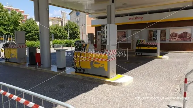 Cosenza, sequestro distributore: cittadini avevano segnalato inquinamento