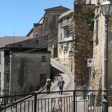 Peculato e abuso d'ufficio. Arrestato il sindaco di Guardia Piemontese