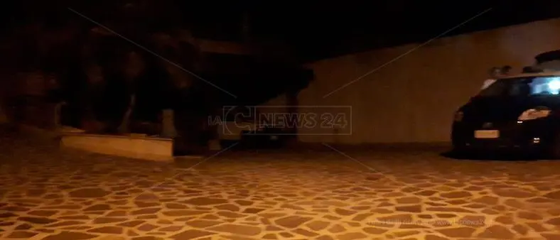 Omicidio-suicidio a Paravati, nel Vibonese. Anziano uccide la moglie e poi si toglie la vita