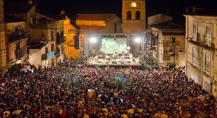 Kaulonia Tarantella Festival, ospiti Hevia e Eugenio Bennato