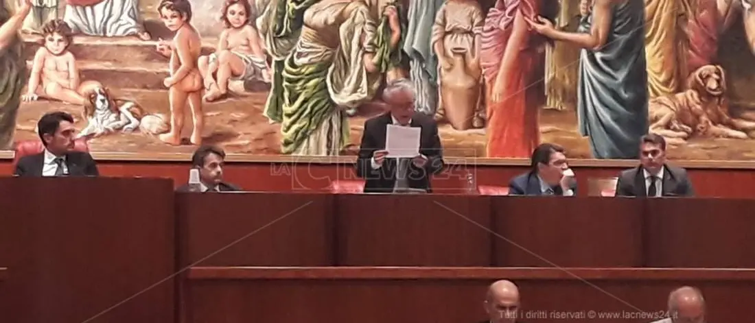 Regione, maggioranza al capolinea. Si autosospendono dal Pd Ciconte e Guccione