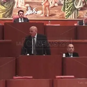 Oliverio vuole la verifica in Aula: «Basta buttare merda su questo governo»