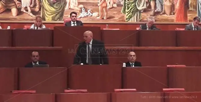 Oliverio vuole la verifica in Aula: «Basta buttare merda su questo governo»