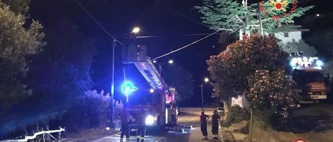 Crolla un ramo e interrompe la linea telefonica ad Albi