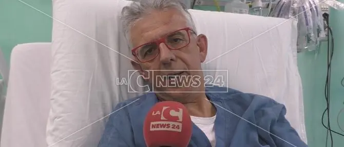 «Colpito con calci e pugni, ho ancora paura». Parla il medico aggredito a Crotone