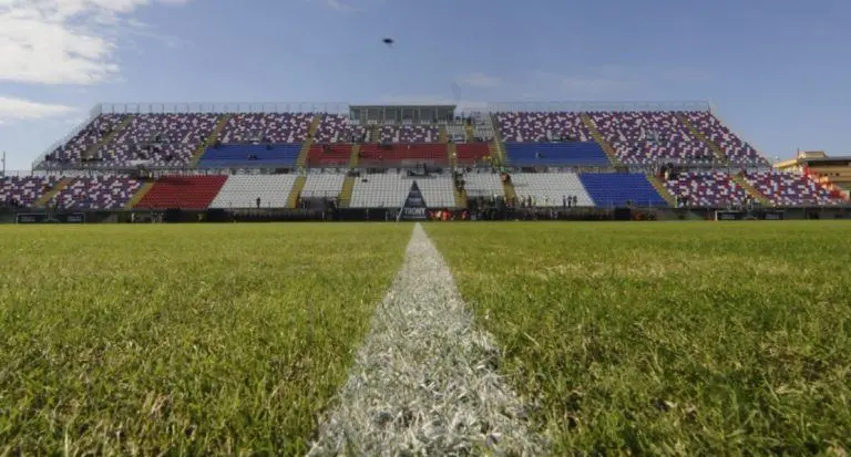 Stadio di Crotone a rischio, giornalisti lanciano l'appello: «La politica si muova»