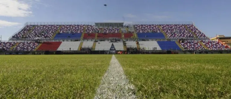 Stadio di Crotone a rischio, giornalisti lanciano l'appello: «La politica si muova»